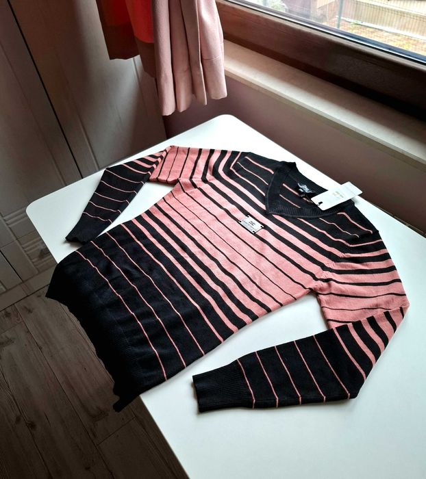 2 броя нови с етикет  дамски блузи по 10лв.