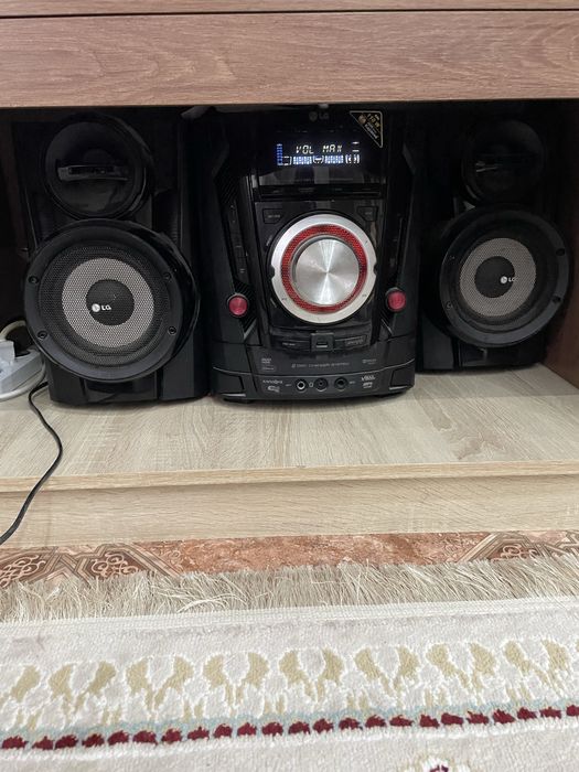 Продаю музыкальный Центр