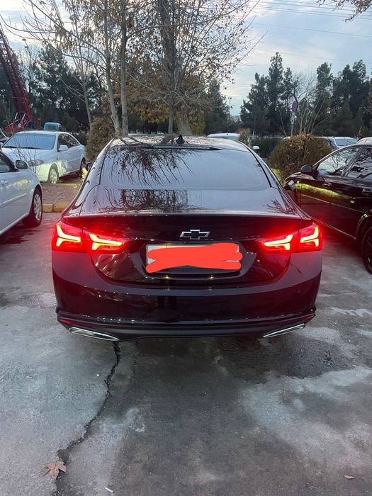 Мошина сотилади холати янги орка крелада петно бор XL Malibu