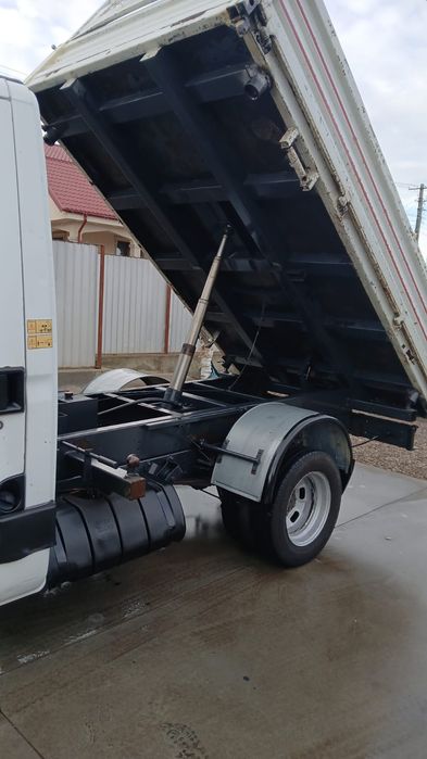 Vând iveco daily basculabil