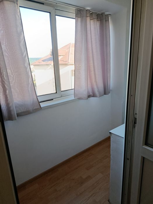 Închiriez garsonieră