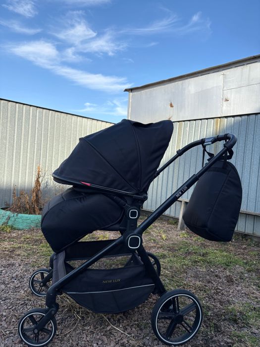 Коляска прогулочная New Lux