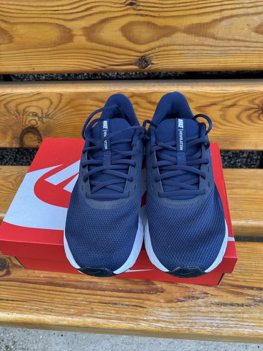 Маратонки Nike номер 43