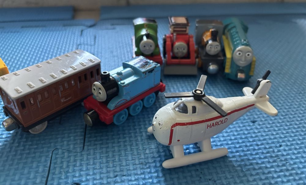 Colectie trenulete din metal Thomas  si prietenii (14 piese)si 6 piese Chuggington