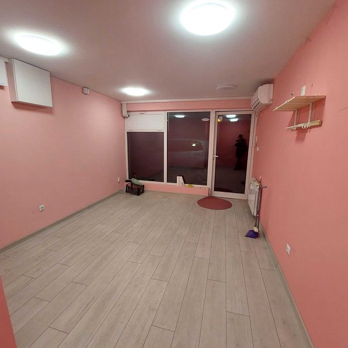 Отдава се помещение под наем