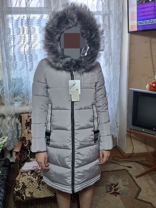 Продам зимнюю куртку на девочку