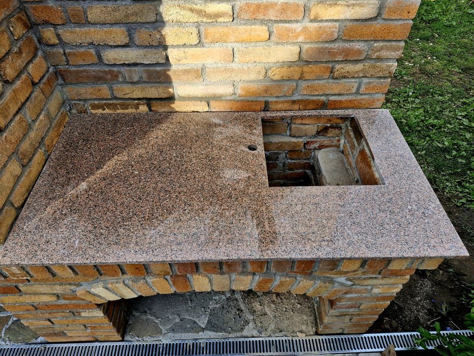 Scări/pervaze/blaturi/glafuri din Granit si Marmură