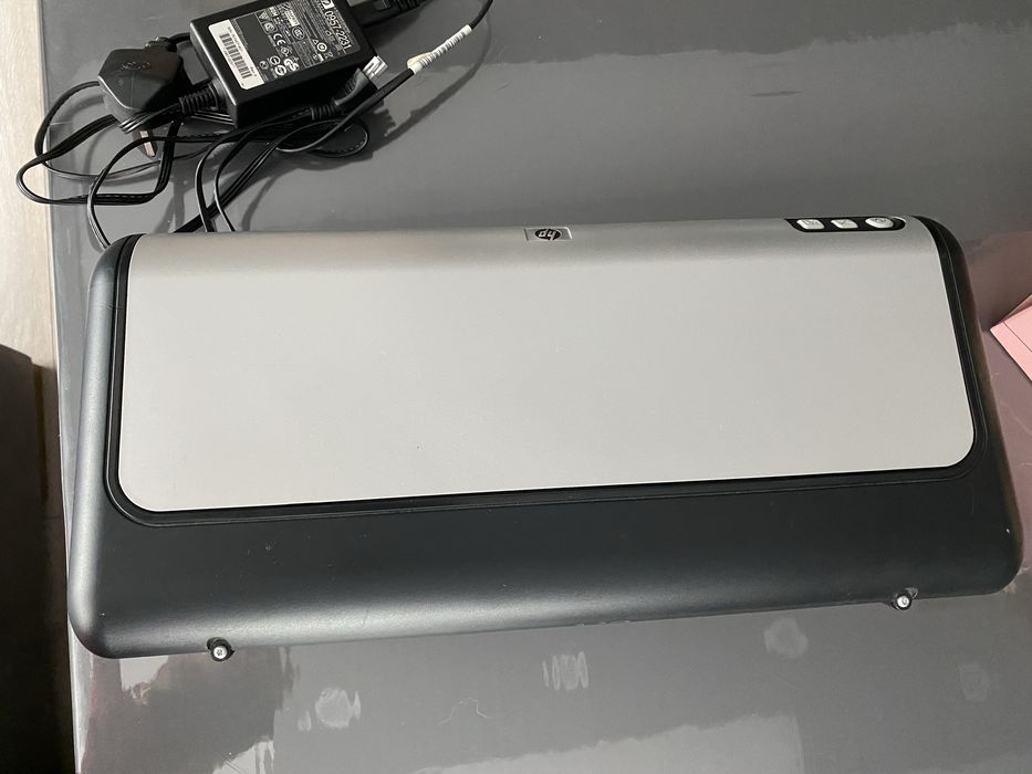 Принтер HP DeskJet D2460, цветен