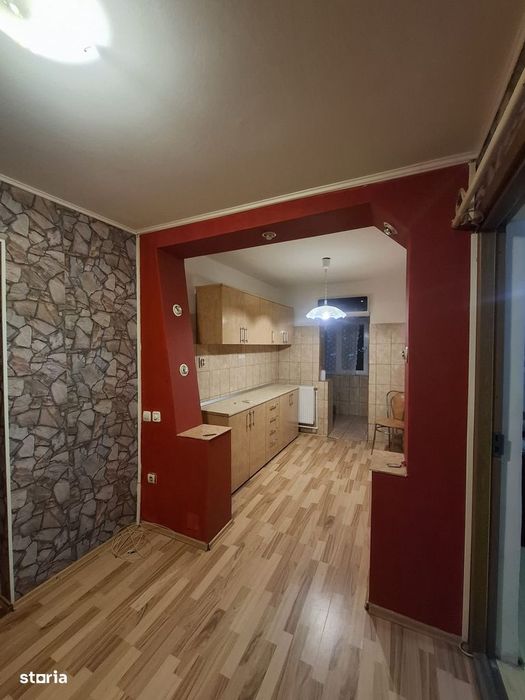 Apartament 3 camere, decomandat, etaj 1, Târgu Jiu