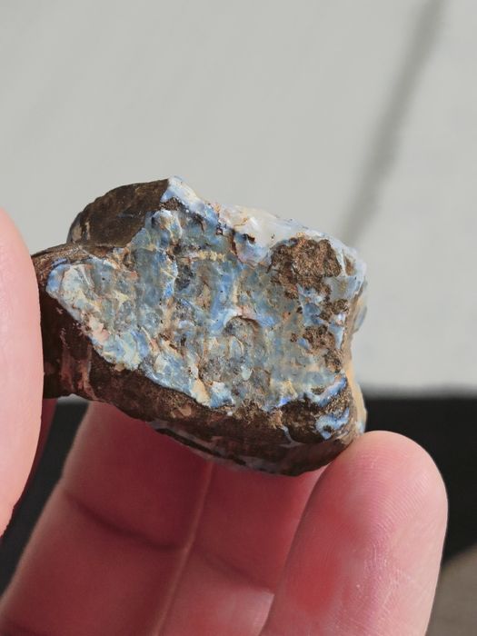 Opal albastru de piatră