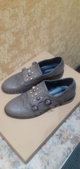 Отличные туфли лоферы . Цвет Мокко