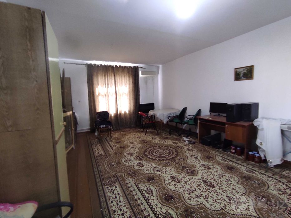 Двухэтажный дом 390 м², 4,5 сотки, у реки Сурхон