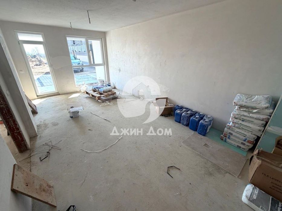 Продава се Двустаен апартамент в Бургас, Сарафово - 71 кв.м за 632 €/кв.м - Снимка #1