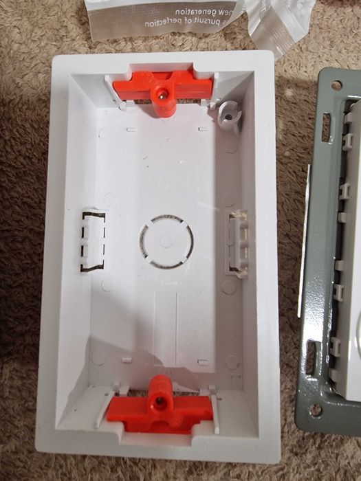 Двоен контак с 2 usb юсб  бутон за включване и конзолна кутия комплект