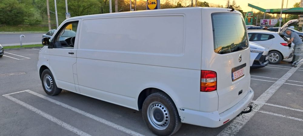 Vând Volkswagen Transporter T5 1.9 TDI DIN 2009
