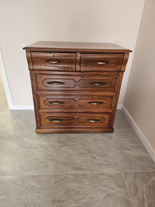 Комод с зеркалом