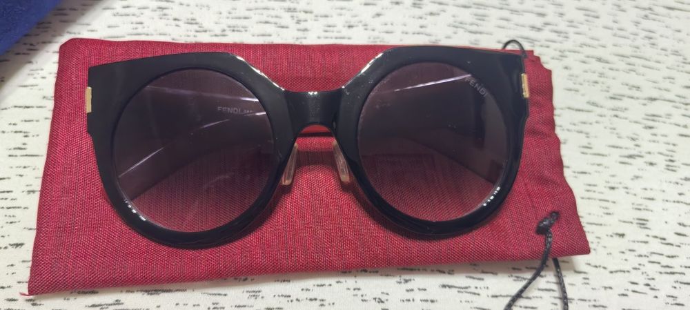 Очки солнцезащитные