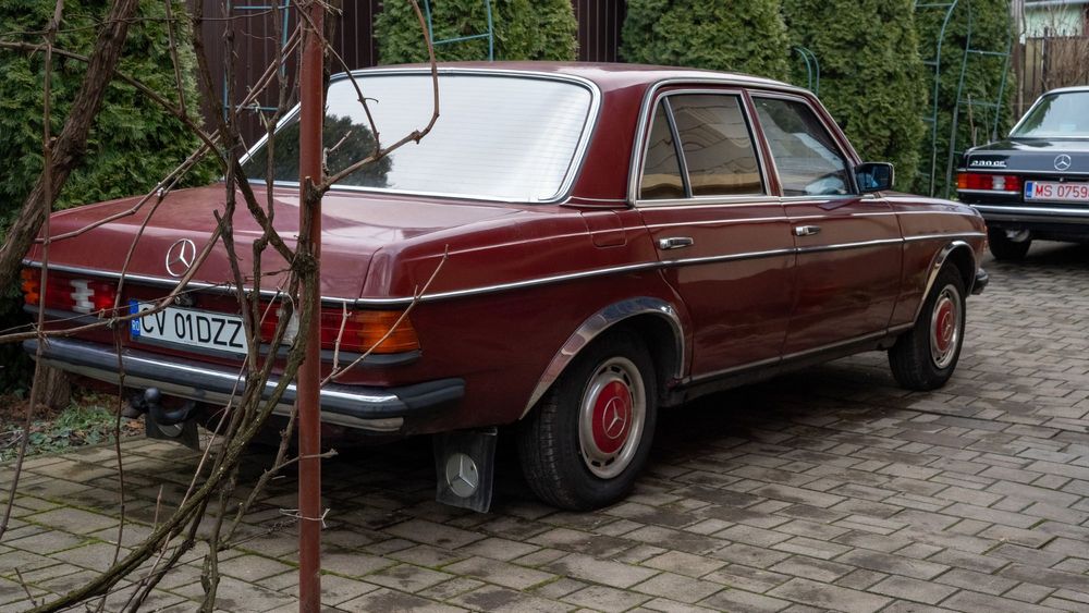 Mercedes W123 240D