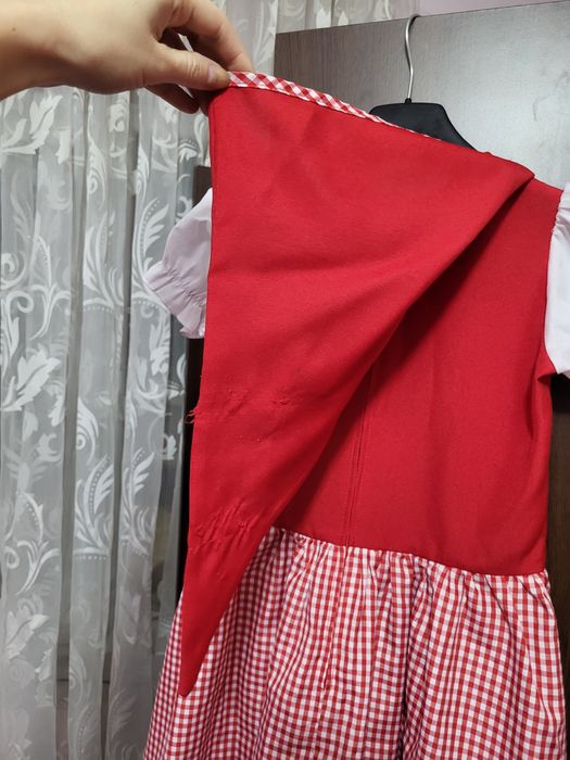 Rochie scufita Rosie