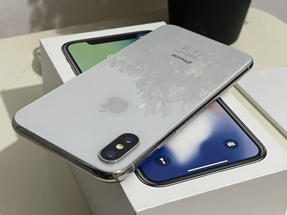 iPhone X , 64GB.