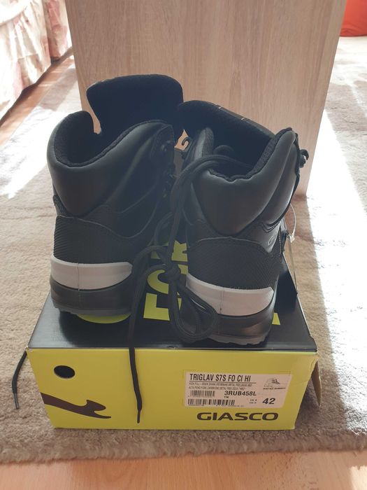 Работни обувки номер 42