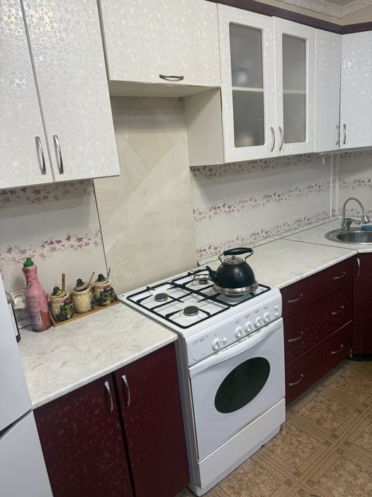 Продам куханный гарнитур (угловой)