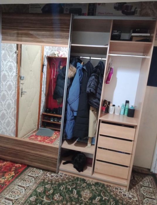 Шкаф купе в идеальном состоянии