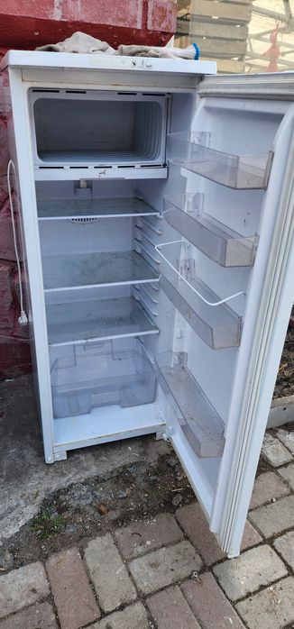 Продам холодильник и морозильник не рабочие