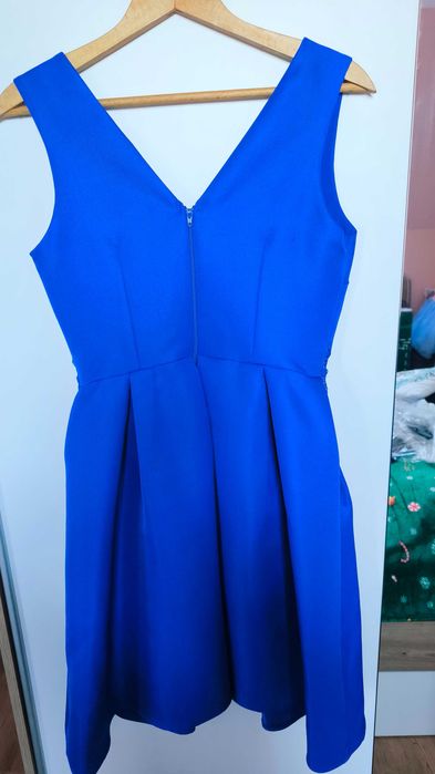 Елегантни дамски рокли