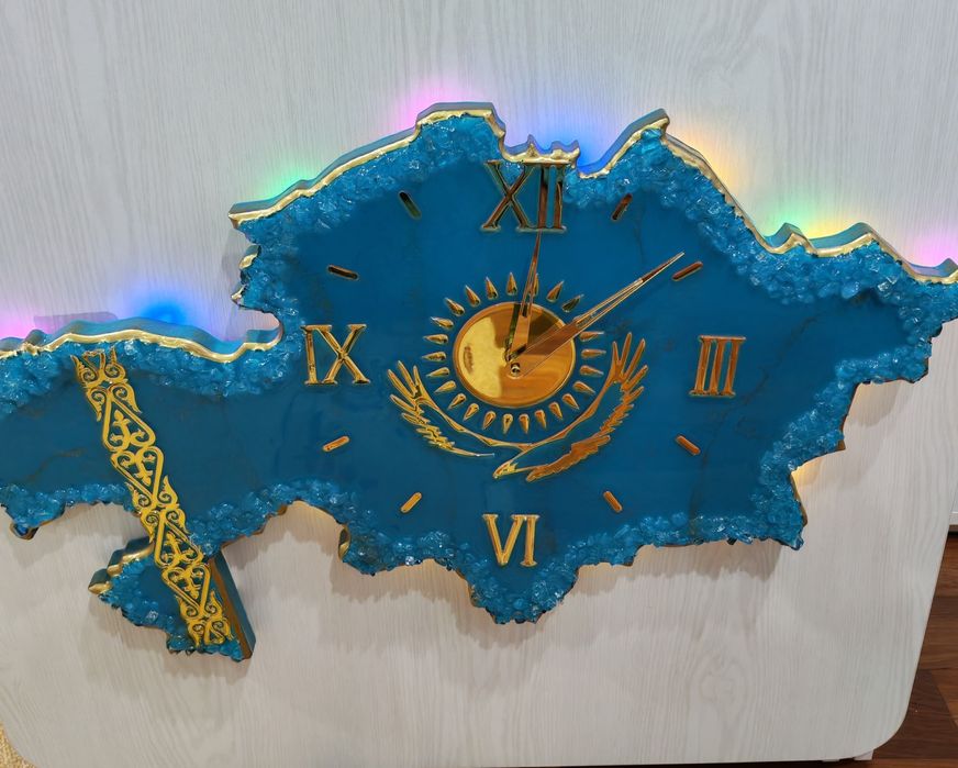 Продам часы. Ручная работа.