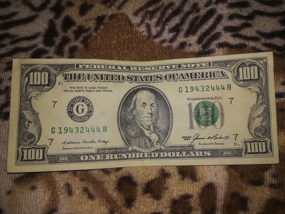 Оригинална 100$ доларова банкнота