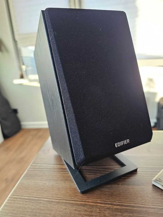 Подставки для динамиков