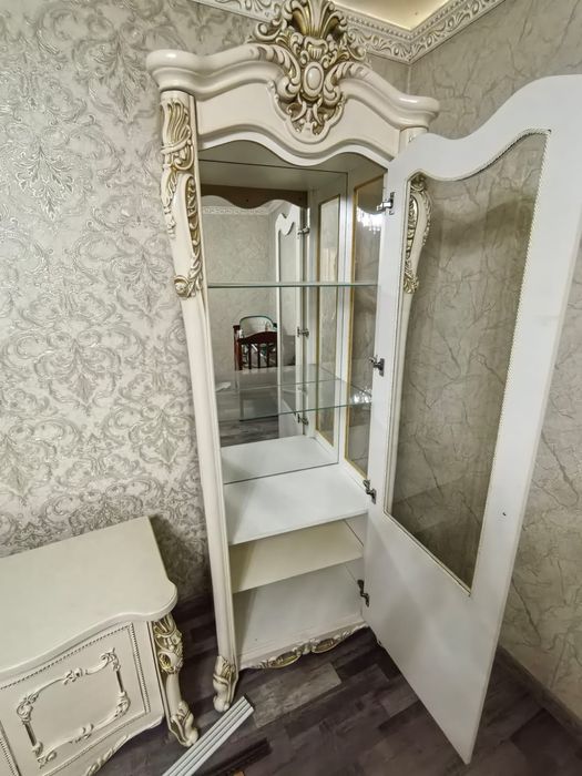 Продам срочно гарнитур