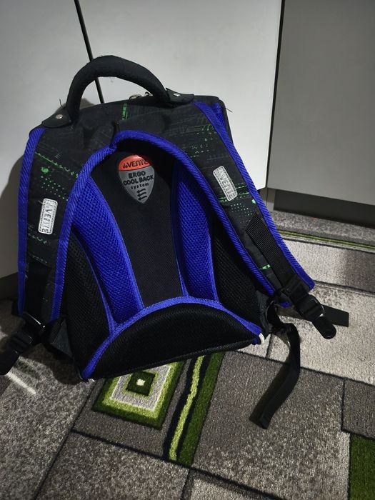 Школьный рюкзак для мальчика 1-2 класс