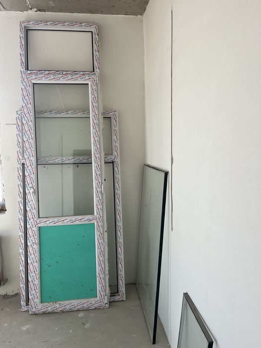 Продам новые окно с балконом!