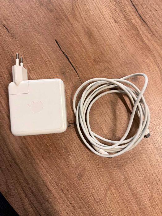 Macbook Pro 13, продается очень срочно.