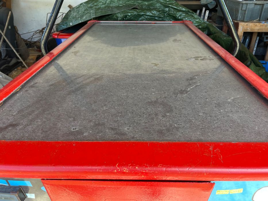 Въздушни хокеи-Голям и Малък