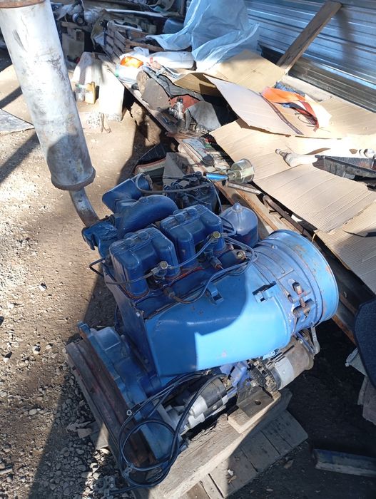 Продам мотор Мерседеса и Тракторный