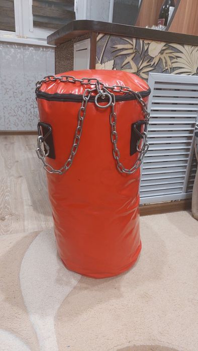 Продам боксёрскую грушу