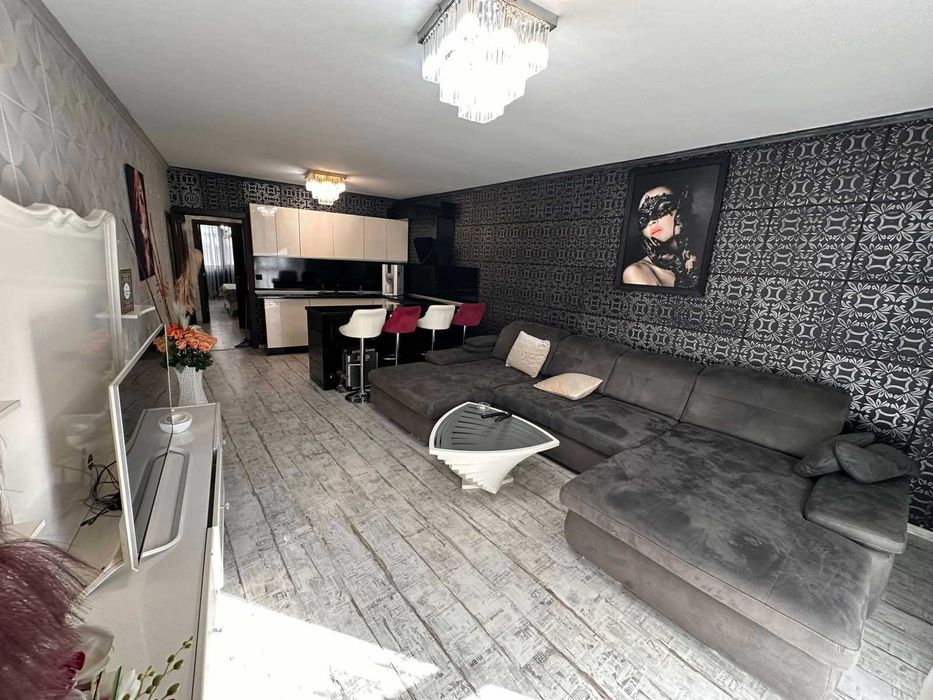 Дава се под наем Тристаен апартамент в Варна, Левски - 105 кв.м за 1495.83 € - Снимка #2