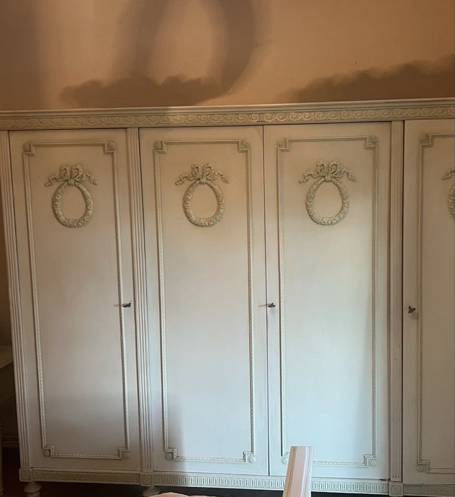 Vand mobila lemn Ludovic stare foarte buna