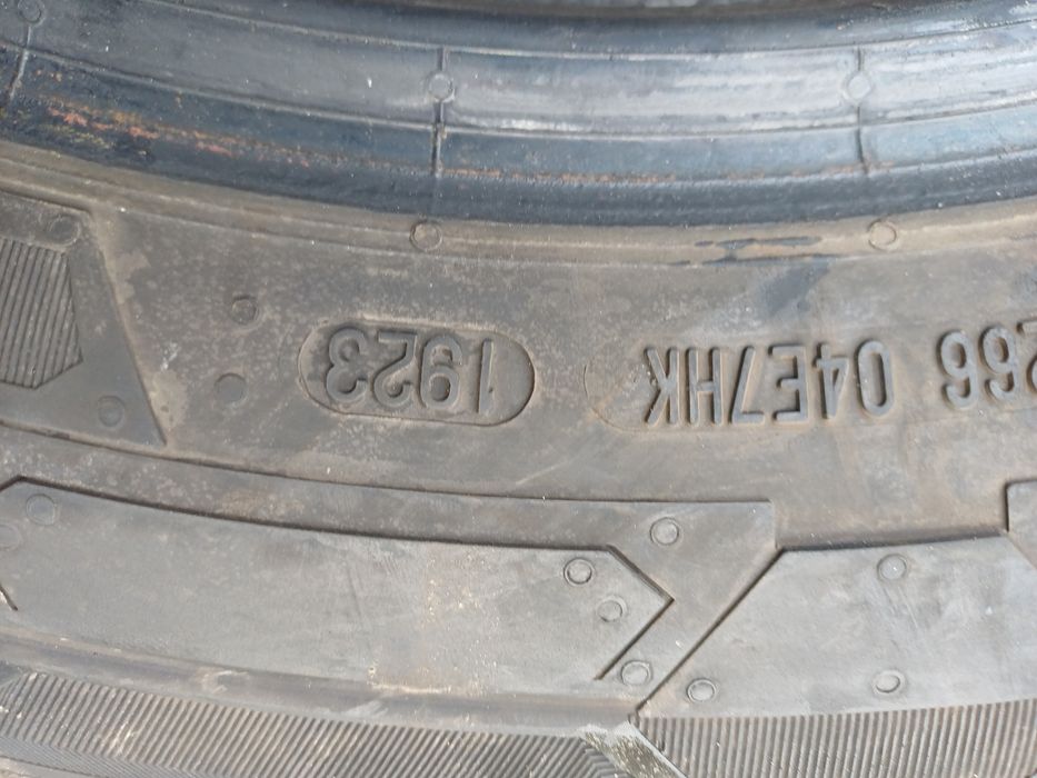 Гуми 215/60/17С Континентал