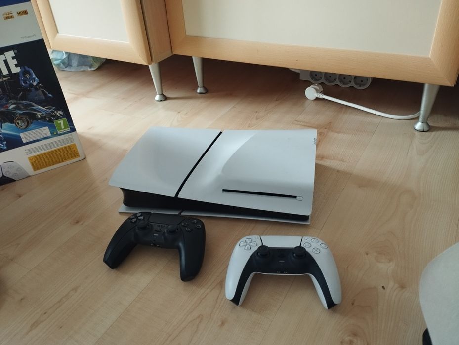 Playstation 5 Disk Edition + игри