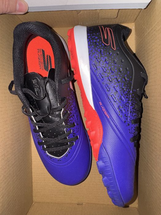 Новые футзалки Skechers