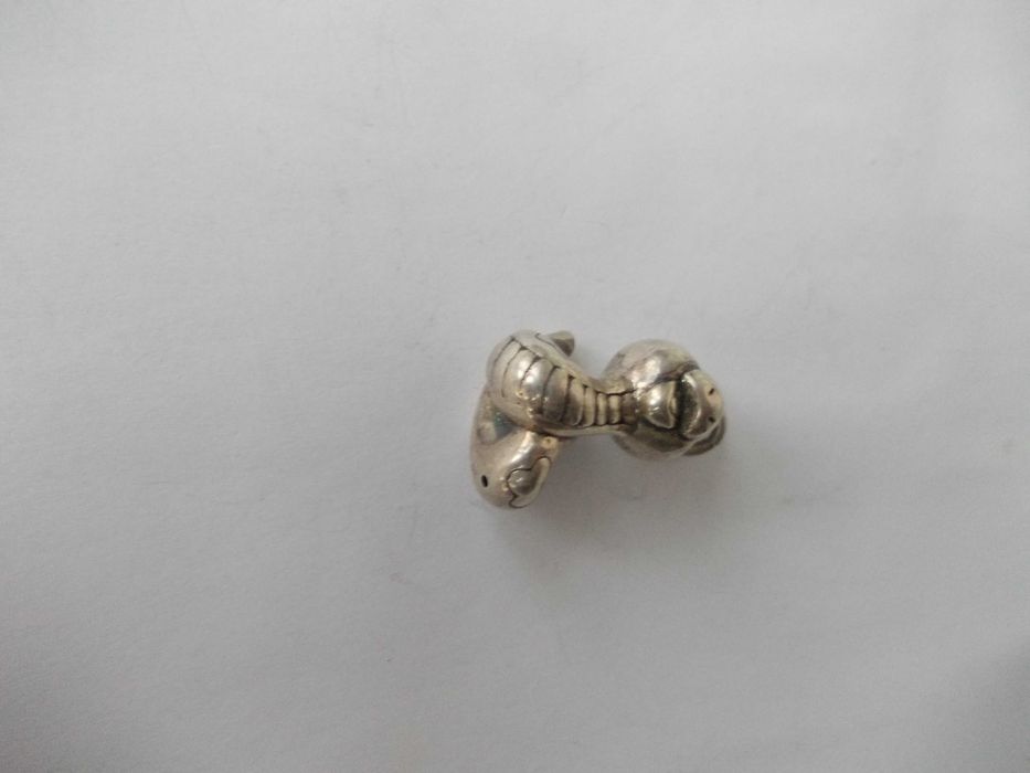 Medalion vechi din argint sarpe