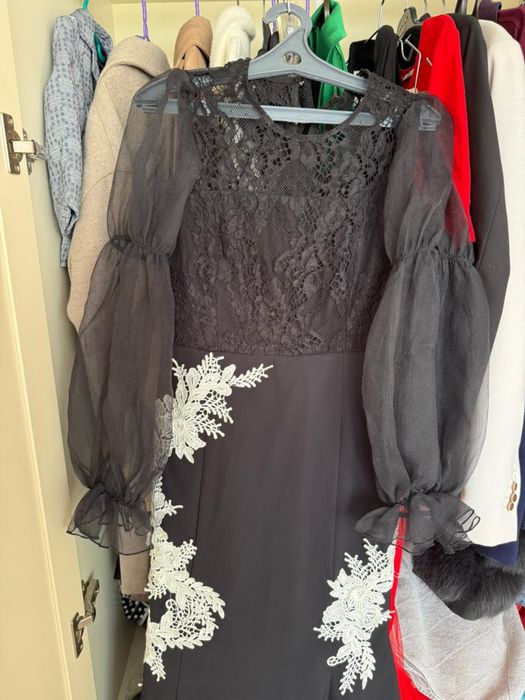 Платье продается вечерняя