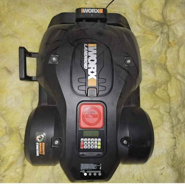 Vând robot pentru tuns gazonul Worx Landroid,nou
