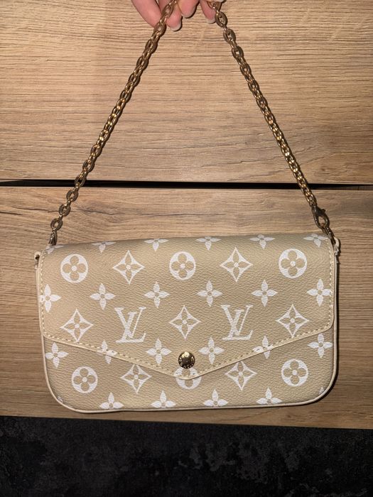 Чисто нова дамска чанта