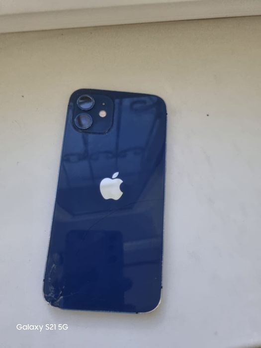 Айфон 12 обменяю срочно