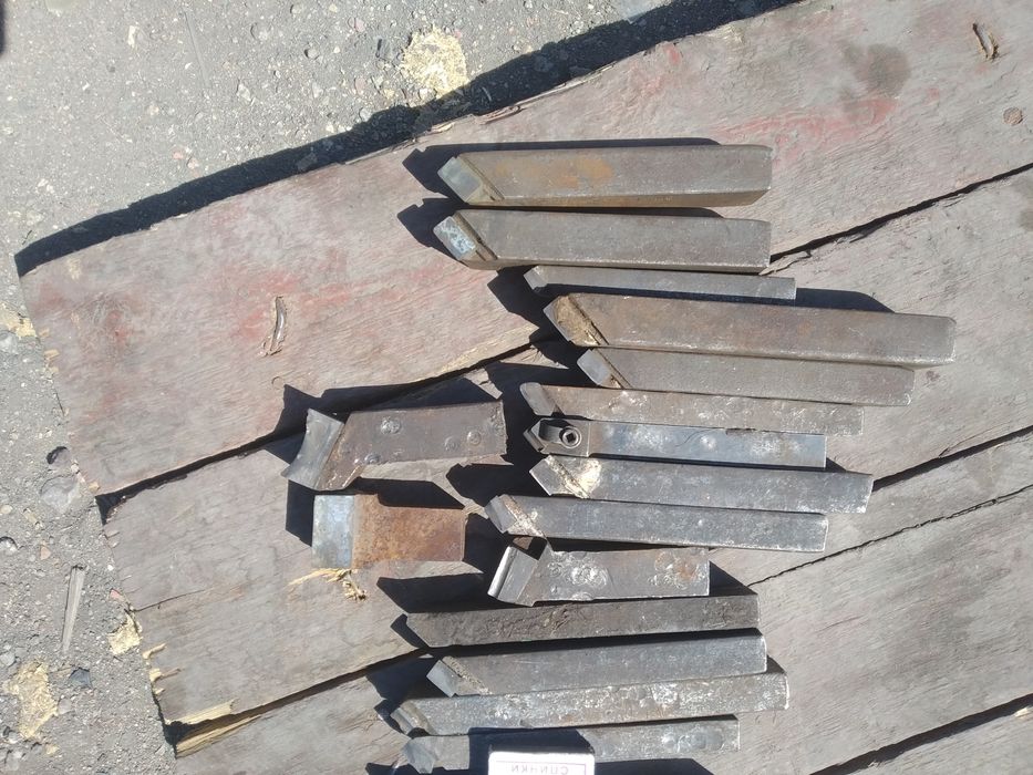 Продам токарный инструмент